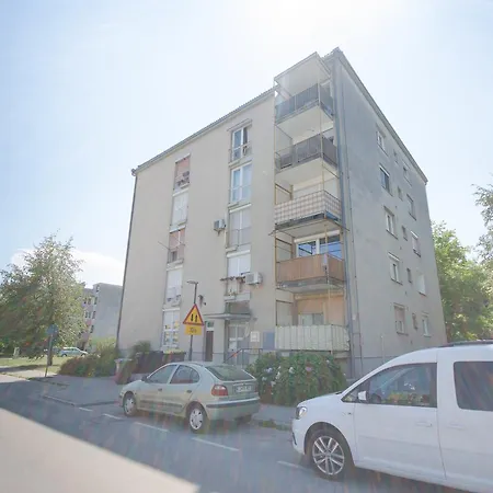 Near The Train Station Apartament