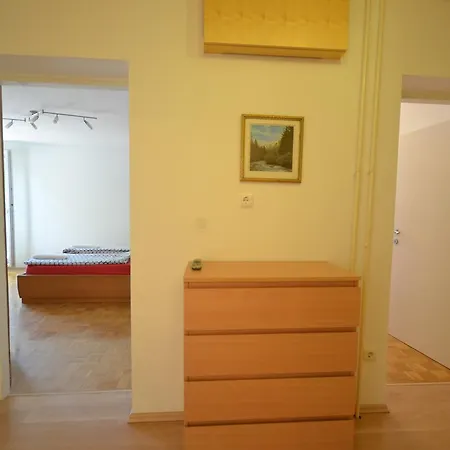 Apartment Near The Train Station Laibach